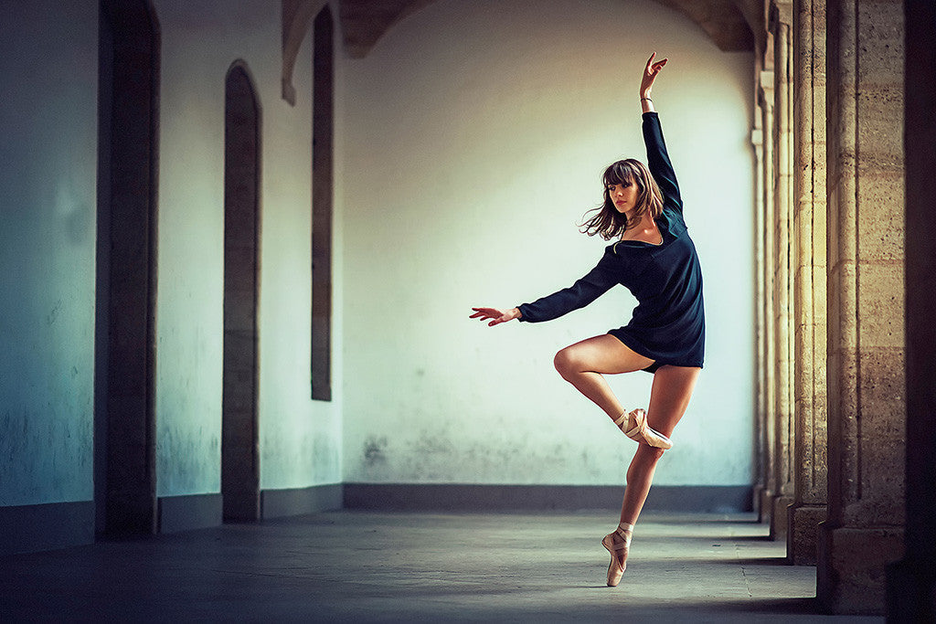 Ballerina Pointe Position Poster