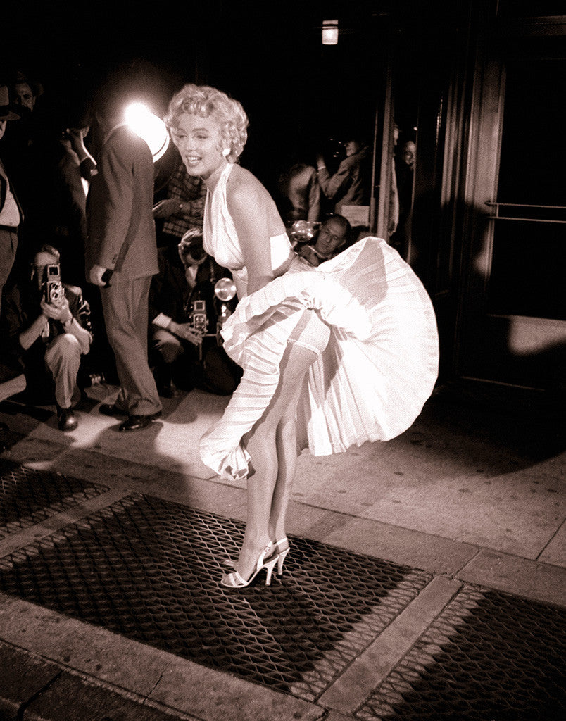 Marilyn Monroe 7 Year Itch Full Body Booty Black and White Poster